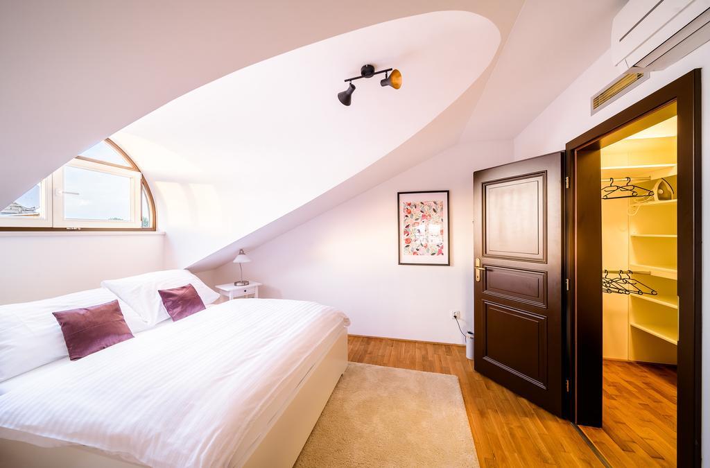 Rooftop Triplex Apartment In Centre Hradec Králové Extérieur photo
